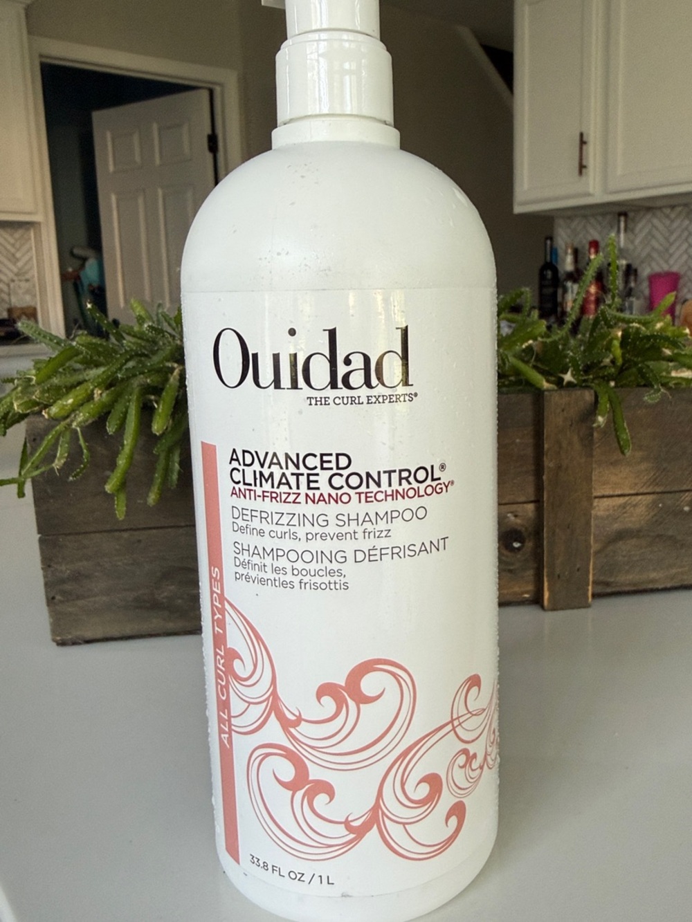 Ouidad Advanced Climate Control Defrizzing Shampoo for all curl types - new 1 L